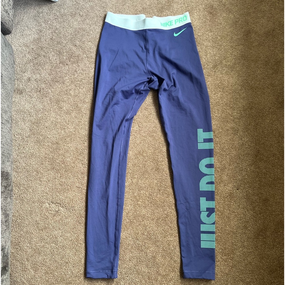 Woman’s Nike pro